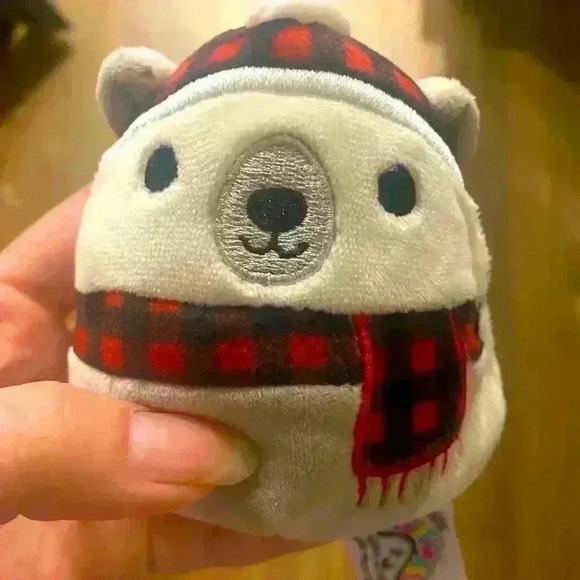 SQUISHMALLOW Winter Scarf Cute Bear with Red Hook - In EUC - Picture 1 of 4